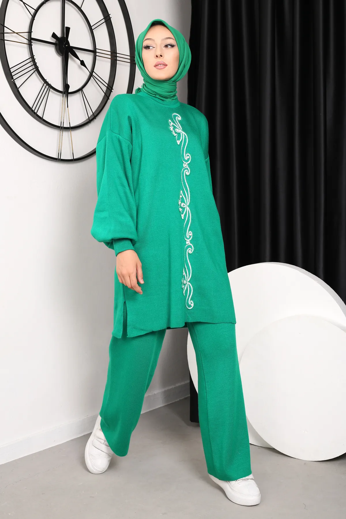 Winter Green Floral Printed Long Sleeves 2 PCs Co-Ord Set
