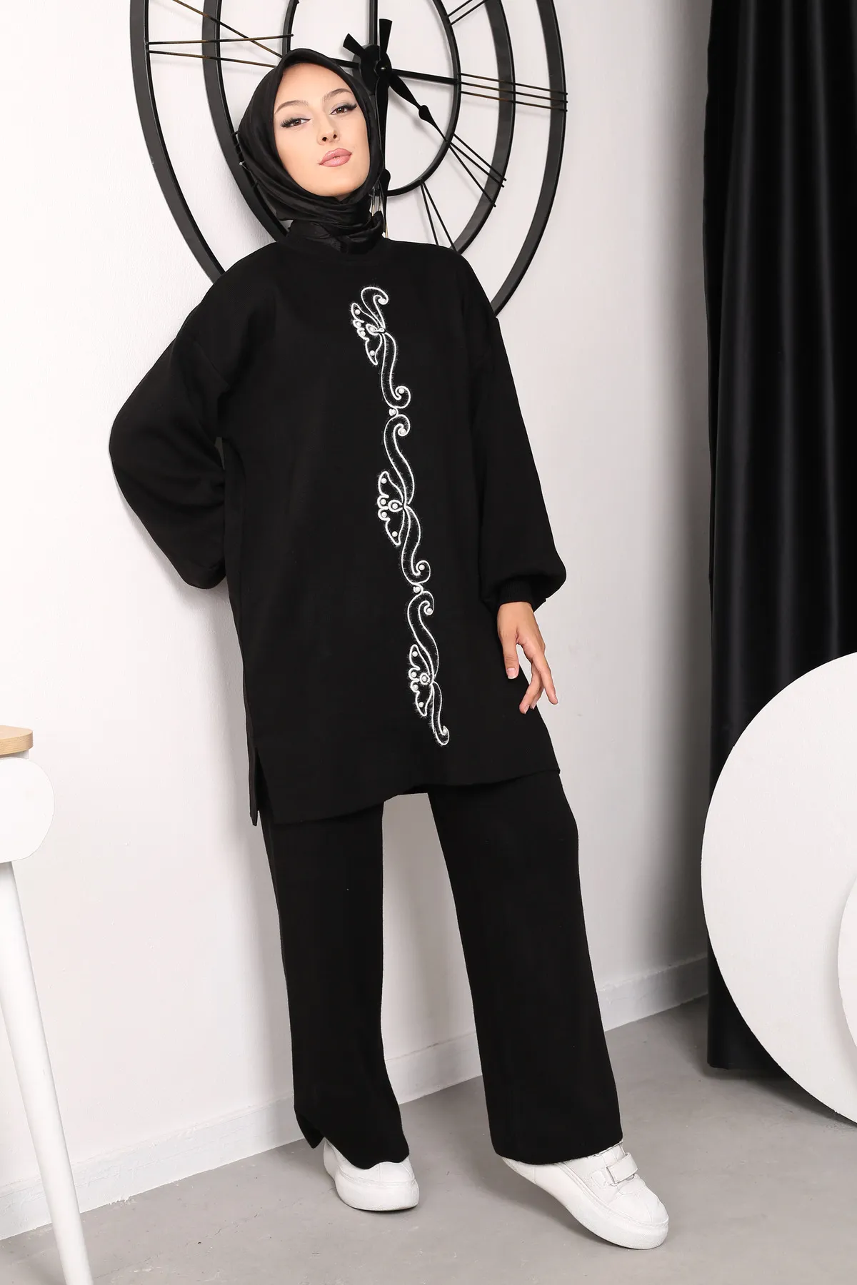 Winter Black Floral Printed Long Sleeves 2 PCs Co-Ord Set