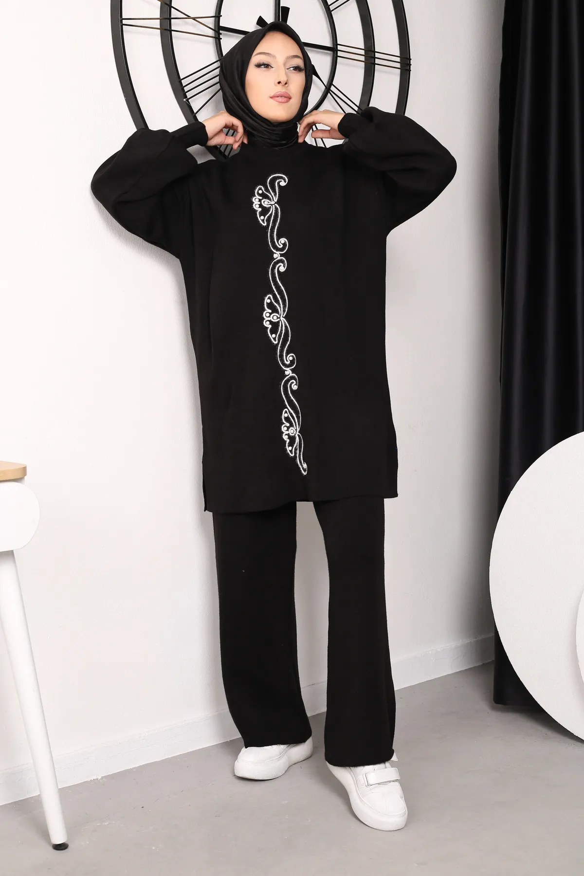 Winter Black Floral Printed Long Sleeves 2 PCs Co-Ord Set