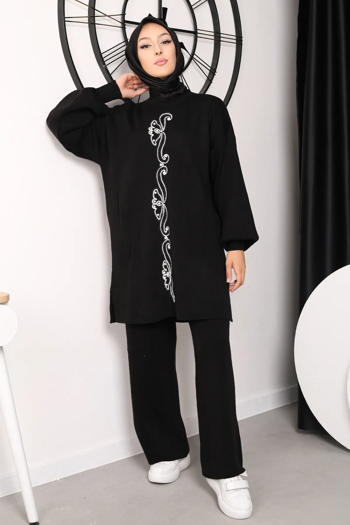 Winter Black Floral Printed Long Sleeves 2 PCs Co-Ord Set